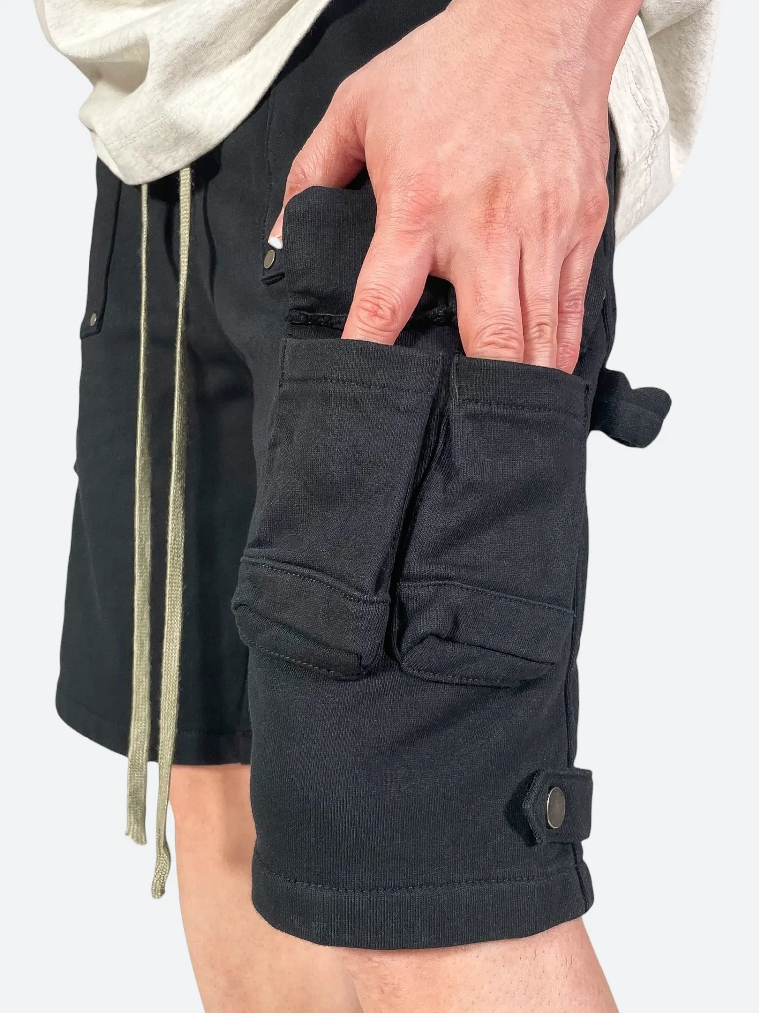 BLACKOUT UTILITY SHORTS：ブラックアウトユーティリティショーツ