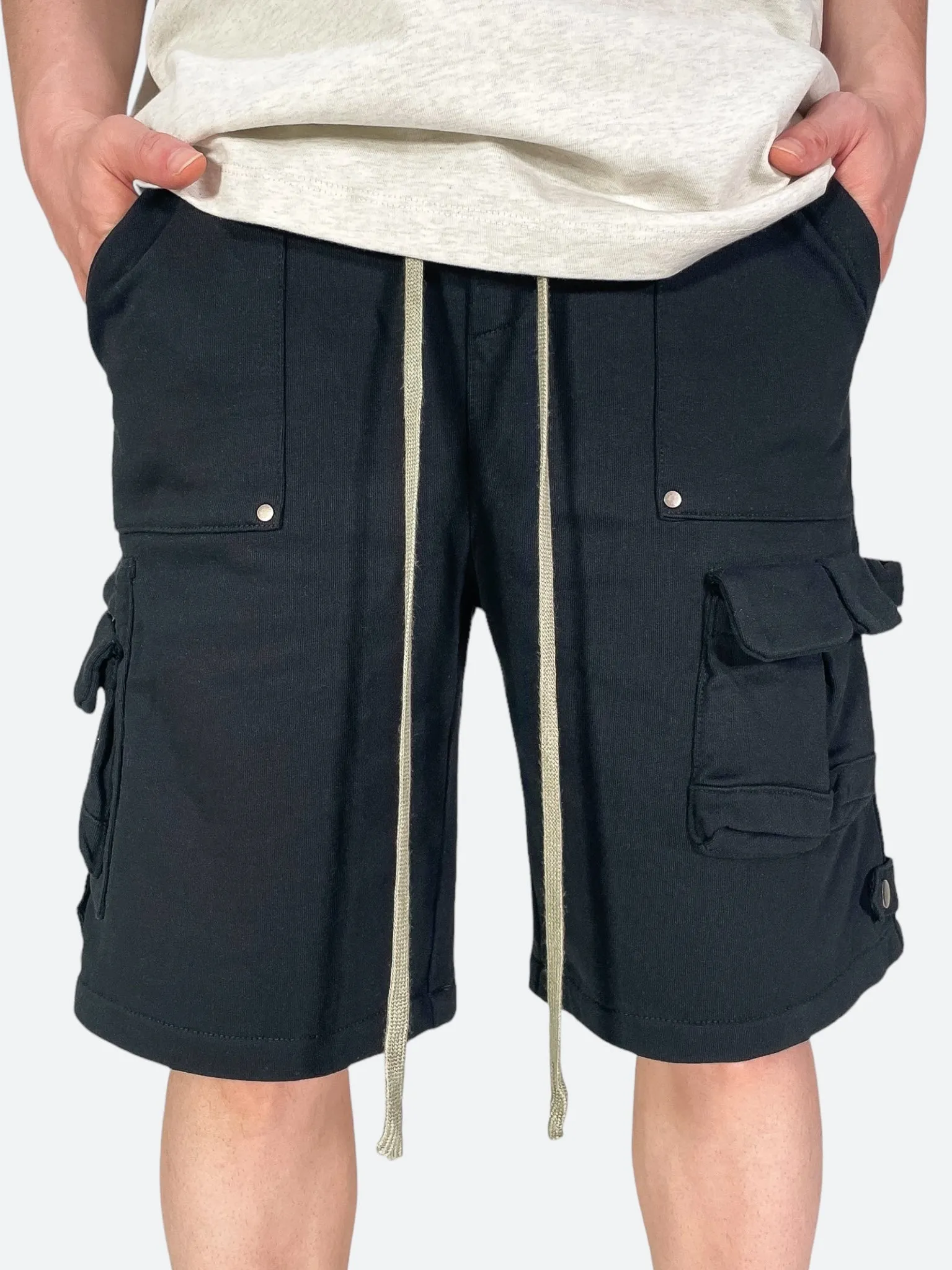 BLACKOUT UTILITY SHORTS：ブラックアウトユーティリティショーツ