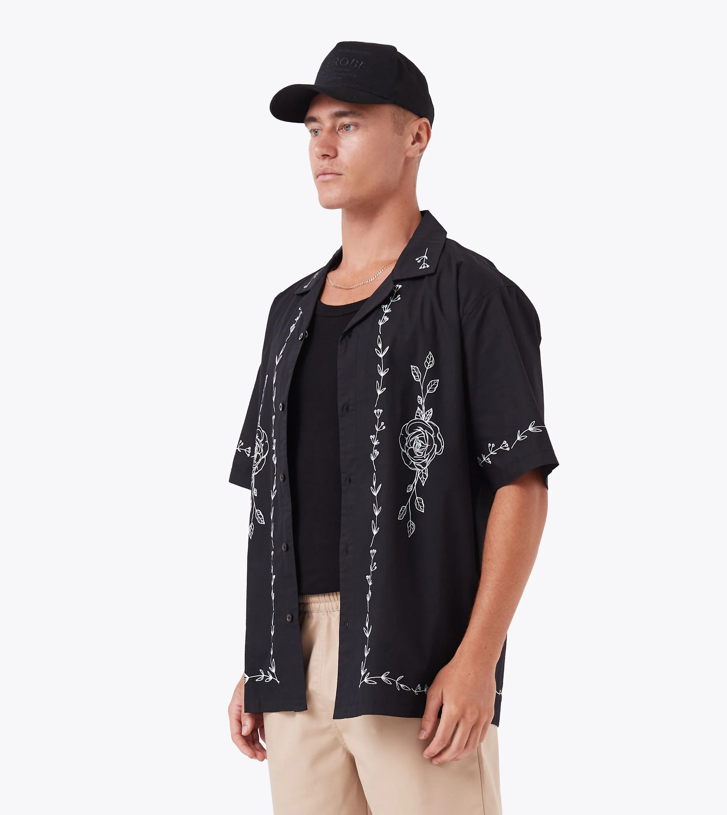 Vine Holiday SS Shirt Black