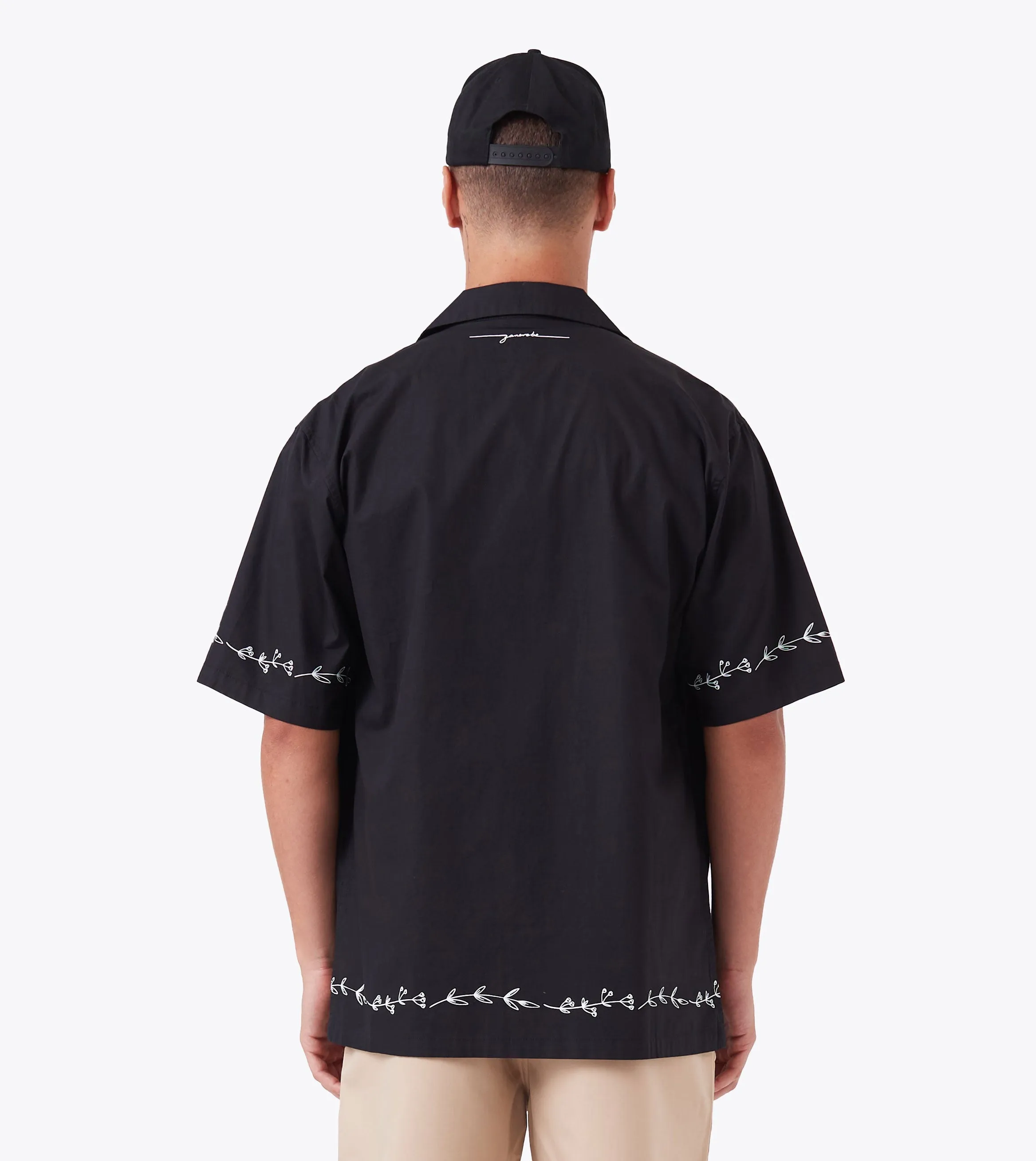 Vine Holiday SS Shirt Black