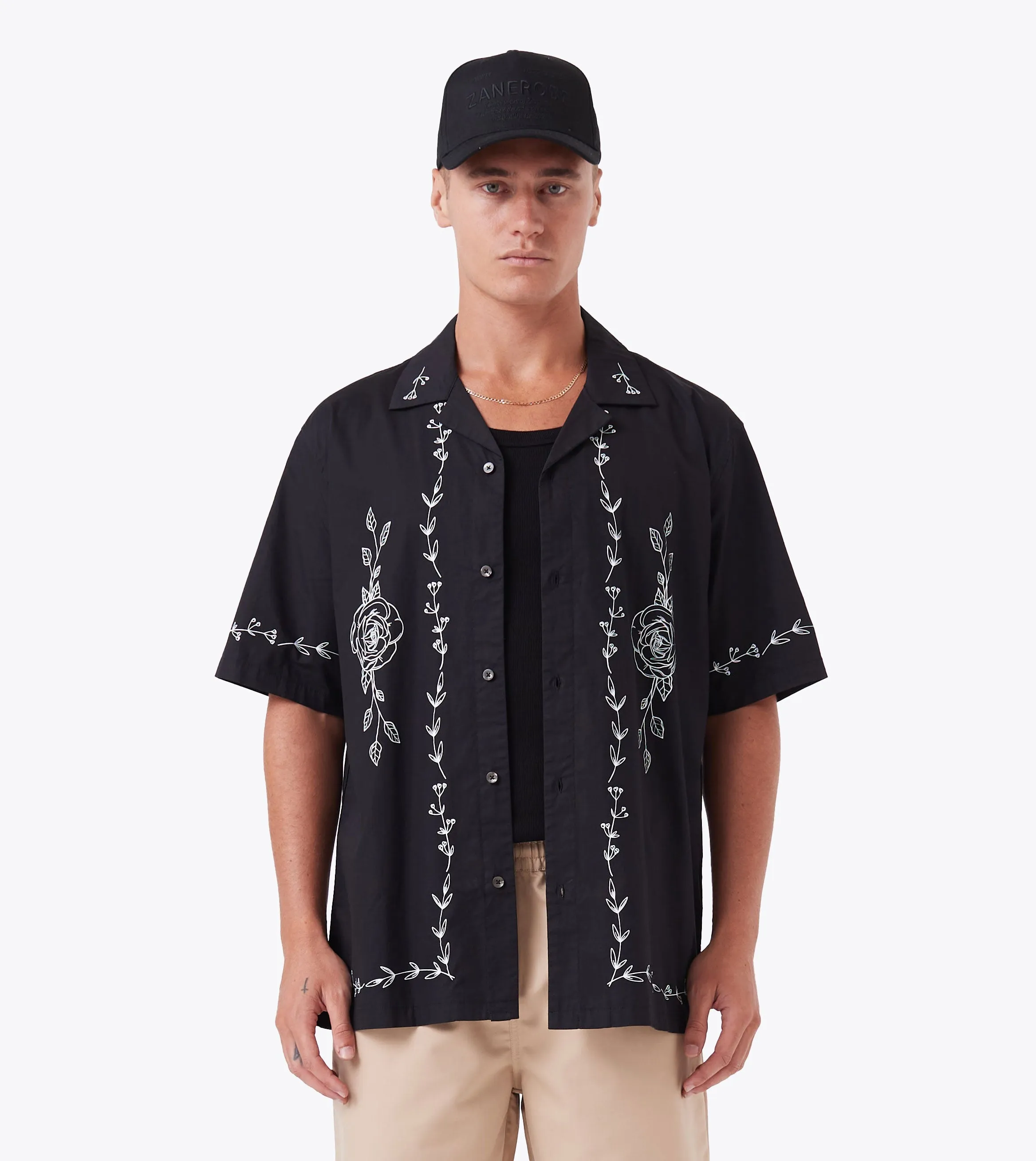 Vine Holiday SS Shirt Black